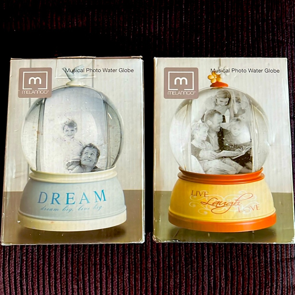 Melannco - 2 Musical Photos Water Globes